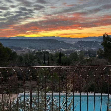 Villa Lumineuse Avec Piscine Clim 1Ere Etage Vue Panoramique Sur Les Montagnes Sur Le Site De La Sainte-Victoire 勒图鲁内 外观 照片