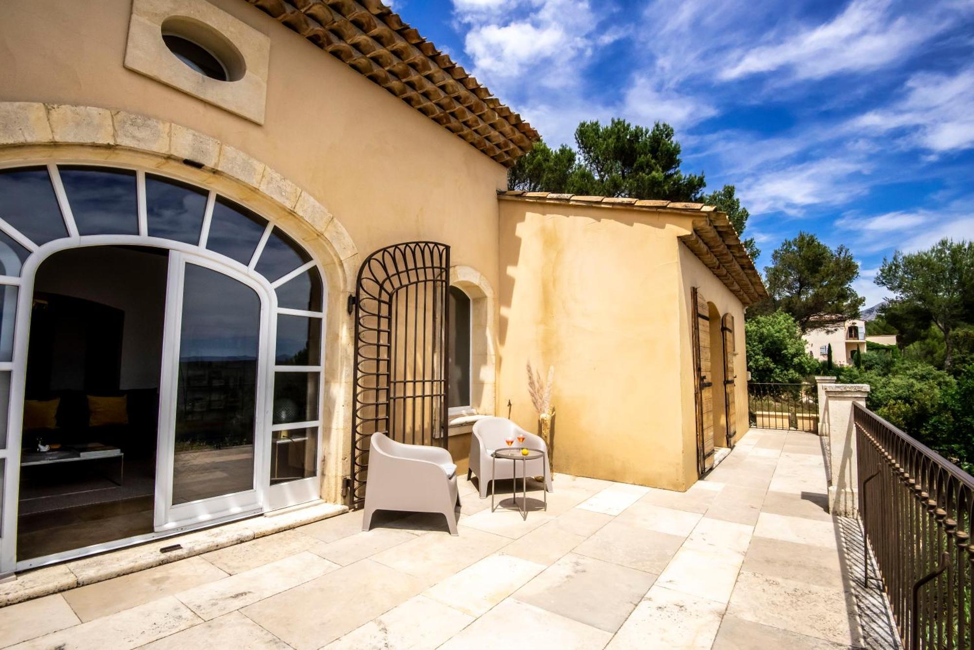 Villa Lumineuse Avec Piscine Clim 1Ere Etage Vue Panoramique Sur Les Montagnes Sur Le Site De La Sainte-Victoire 勒图鲁内 外观 照片